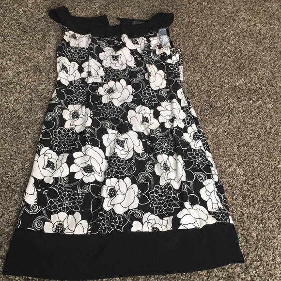 Dress - Picture 1 of 2